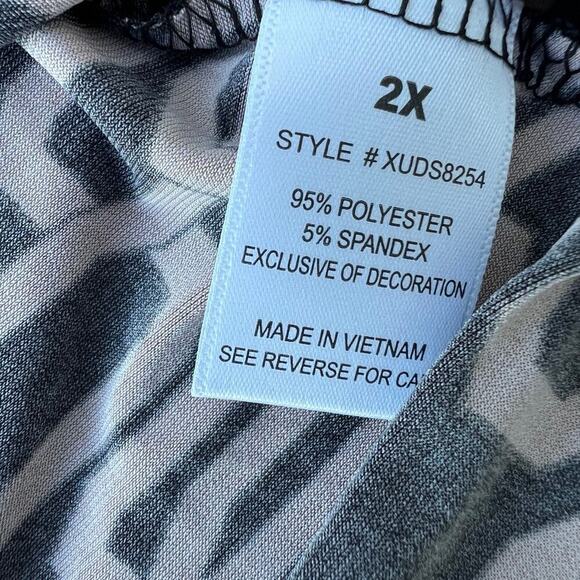 ALWAYS INDIGO, women's size 2X top, short sleeves - Picture 7 of 8